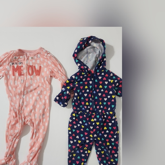 SOLD 12 months baby girl winter bundle - 12 items - Picture 3 of 7